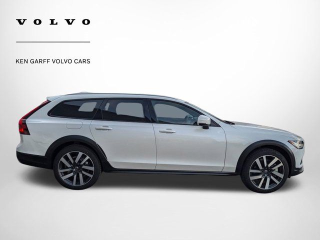 2025 Volvo V90 Cross Country Ultra