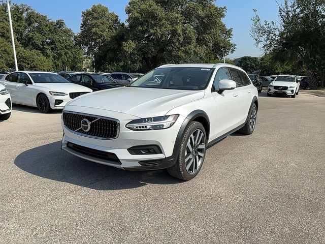 2025 Volvo V90 Cross Country Plus