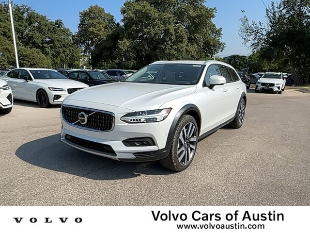 2025 Volvo V90 Cross Country Plus