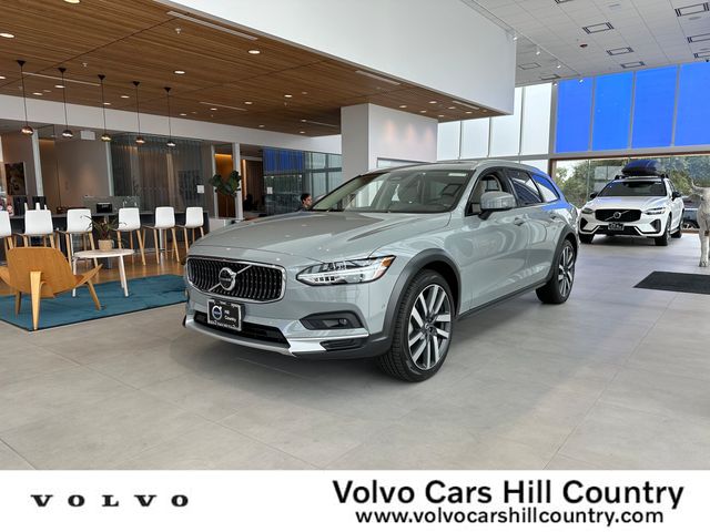 2025 Volvo V90 Cross Country Plus