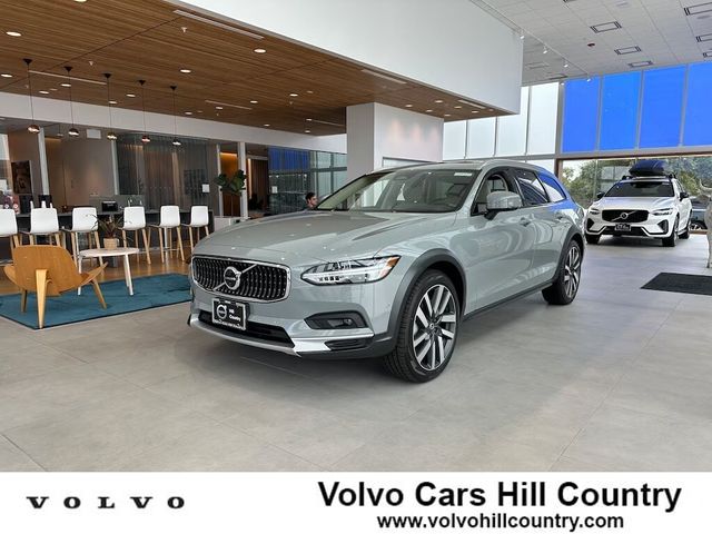 2025 Volvo V90 Cross Country Plus