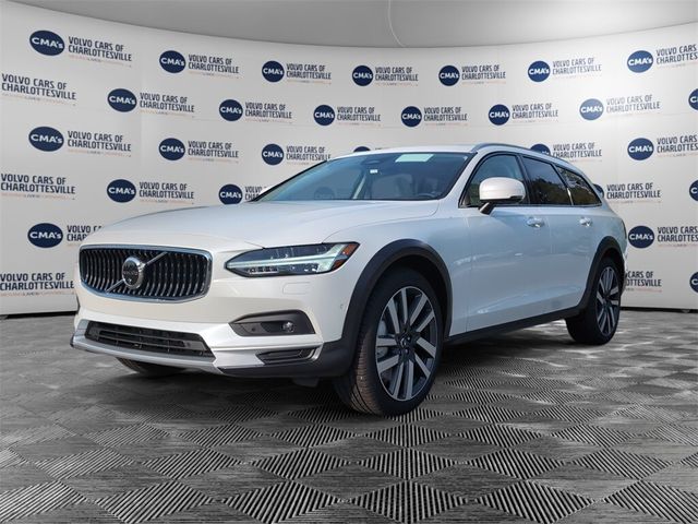 2025 Volvo V90 Cross Country Plus