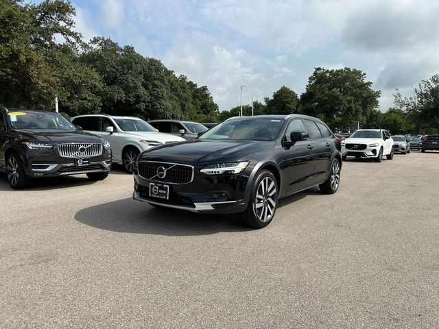 2025 Volvo V90 Cross Country Plus