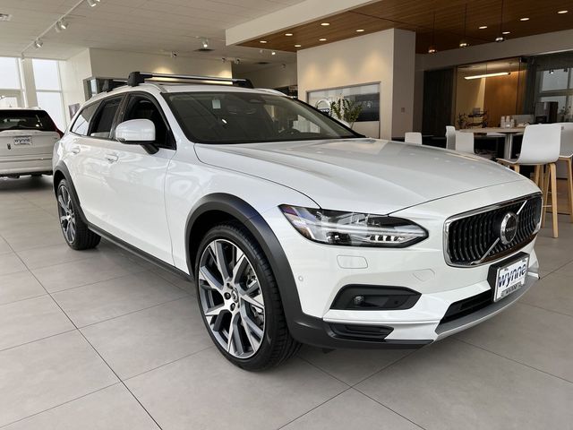 2025 Volvo V90 Cross Country Ultra