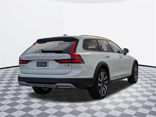 2025 Volvo V90 Cross Country Plus