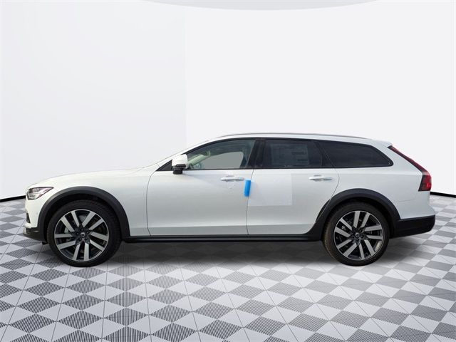 2025 Volvo V90 Cross Country Plus