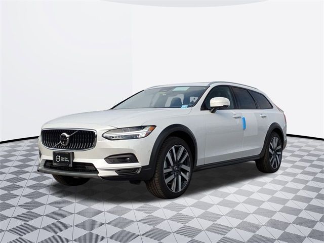 2025 Volvo V90 Cross Country Plus