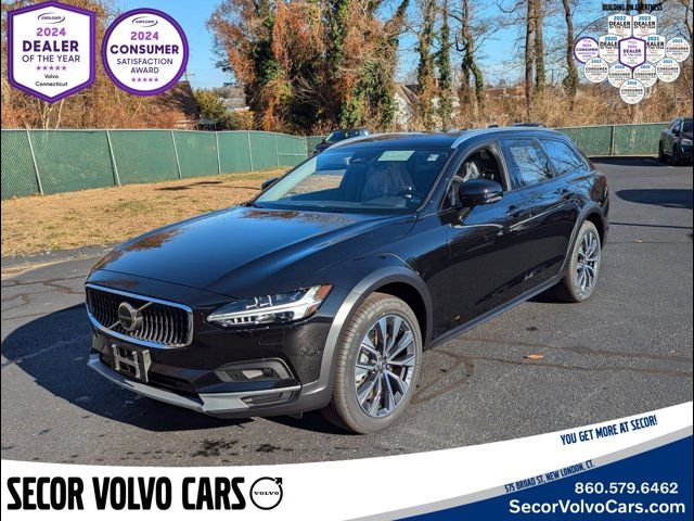 2025 Volvo V90 Cross Country Plus