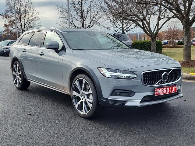 2025 Volvo V90 Cross Country Ultra