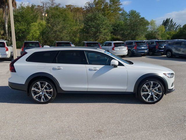 2025 Volvo V90 Cross Country Ultra