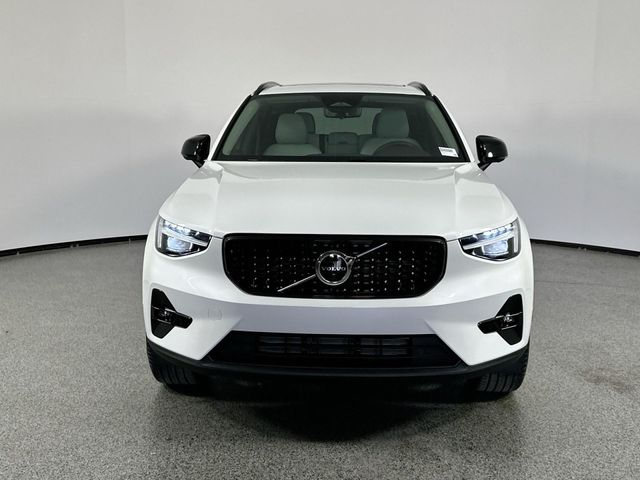 2025 Volvo XC40 Ultra Dark Theme