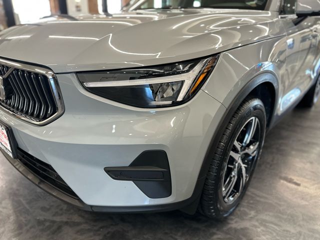 2025 Volvo XC40 Core Bright Theme