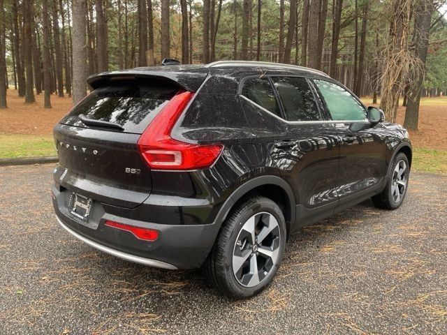 2025 Volvo XC40 Plus Bright Theme