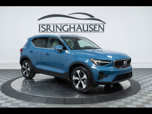 2025 Volvo XC40 Plus Bright Theme