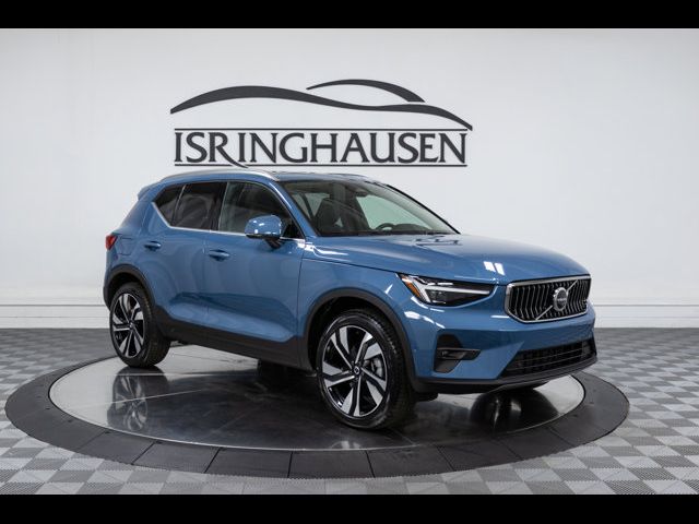 2025 Volvo XC40 Plus Bright Theme