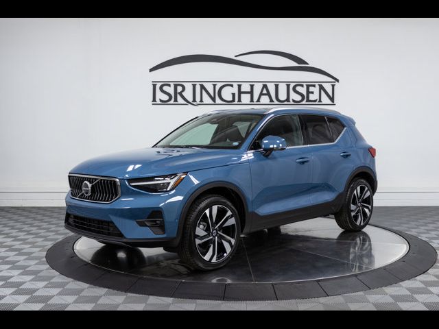 2025 Volvo XC40 Plus Bright Theme