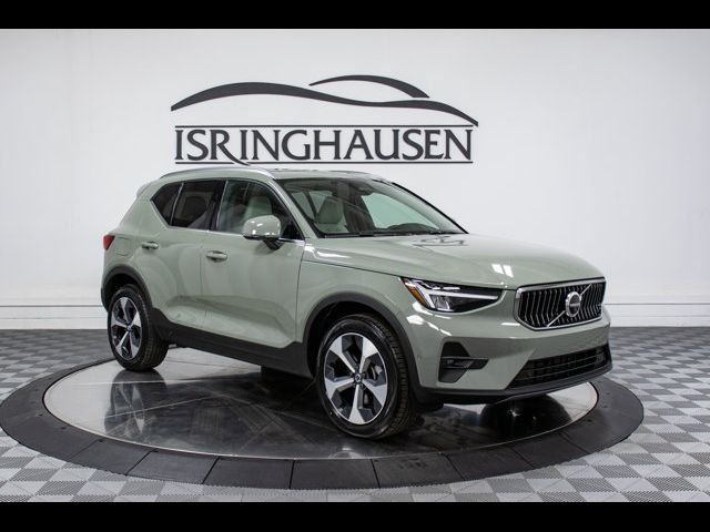 2025 Volvo XC40 Plus Bright Theme