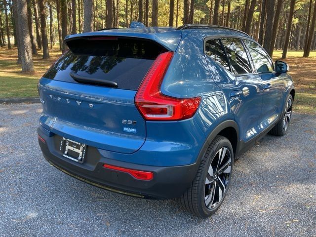 2025 Volvo XC40 Plus Dark Theme