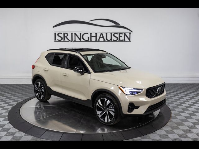 2025 Volvo XC40 Plus Dark Theme