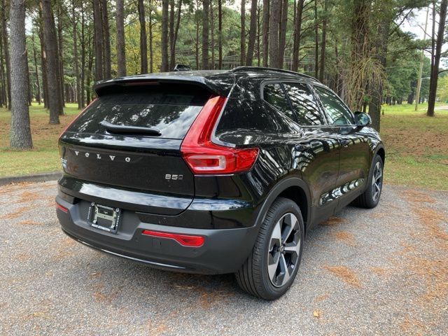 2025 Volvo XC40 Plus Dark Theme