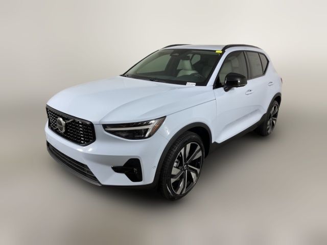 2025 Volvo XC40 Ultra Dark Theme