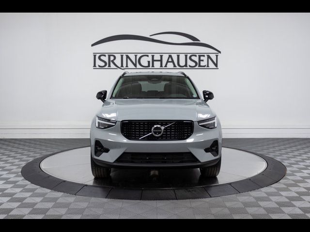 2025 Volvo XC40 Ultra Dark Theme