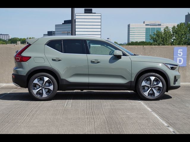 2025 Volvo XC40 Core Bright Theme