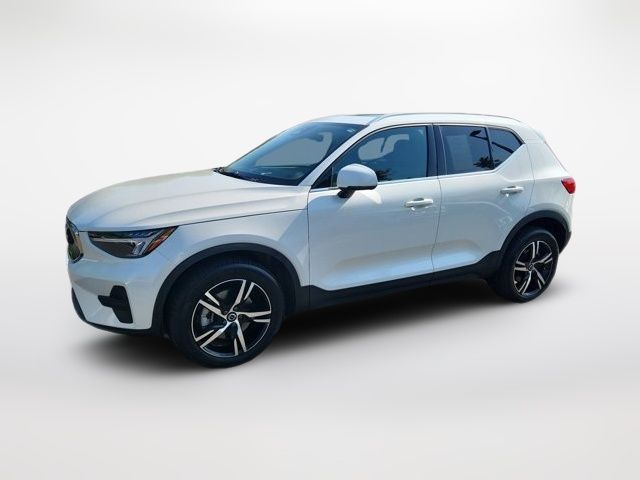 2025 Volvo XC40 Core Bright Theme