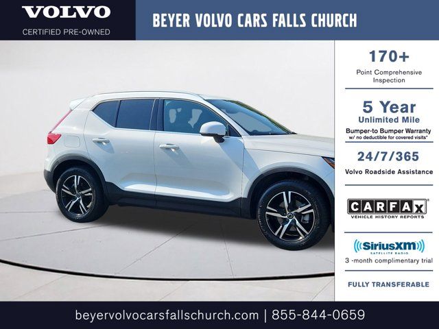 2025 Volvo XC40 Core Bright Theme
