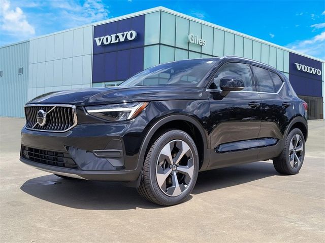 2025 Volvo XC40 Core Bright Theme