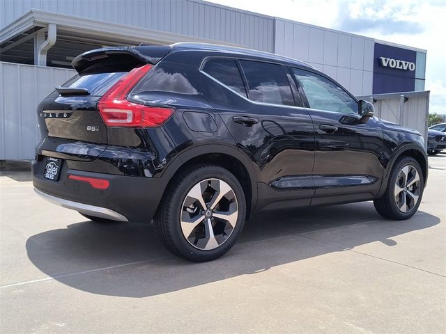 2025 Volvo XC40 Core Bright Theme