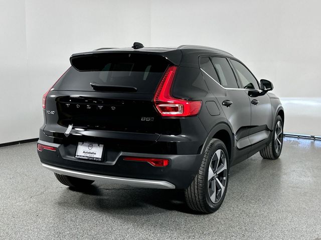 2025 Volvo XC40 Core Bright Theme