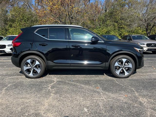 2025 Volvo XC40 Core Bright Theme