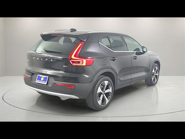 2025 Volvo XC40 Core Bright Theme