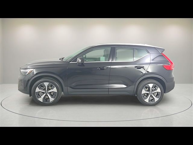 2025 Volvo XC40 Core Bright Theme