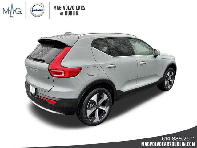 2025 Volvo XC40 Core Bright Theme