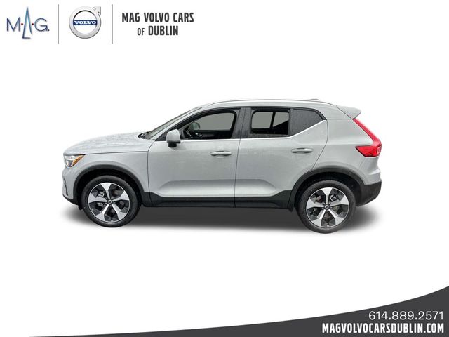 2025 Volvo XC40 Core Bright Theme