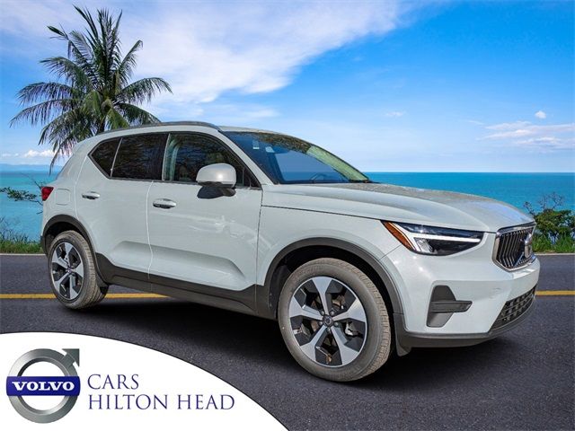 2025 Volvo XC40 Core Bright Theme