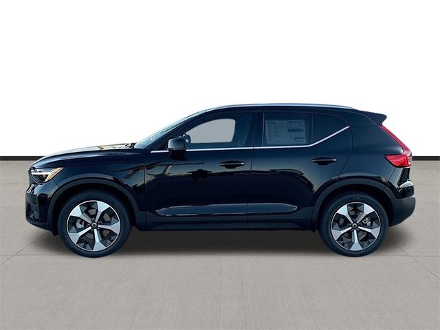 2025 Volvo XC40 Core Bright Theme