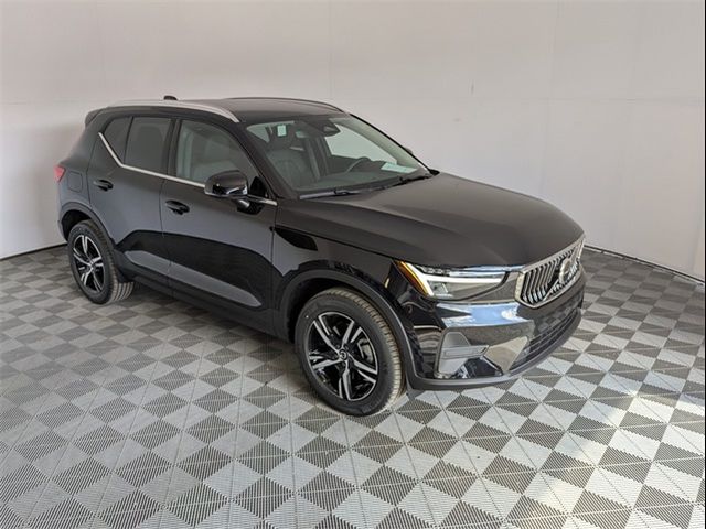 2025 Volvo XC40 Core Bright Theme