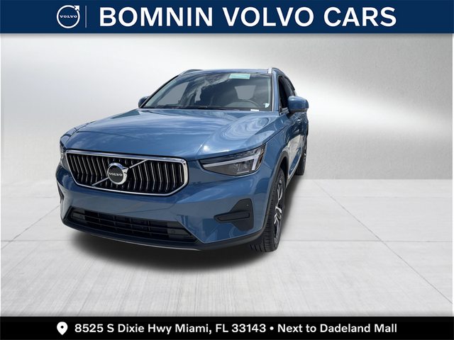 2025 Volvo XC40 Core Bright Theme