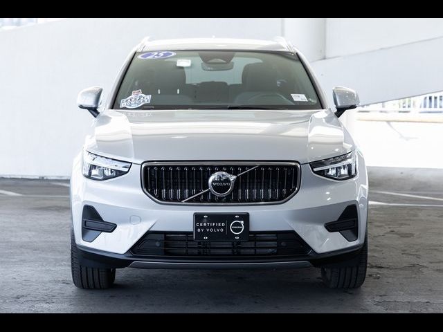 2025 Volvo XC40 Core Bright Theme