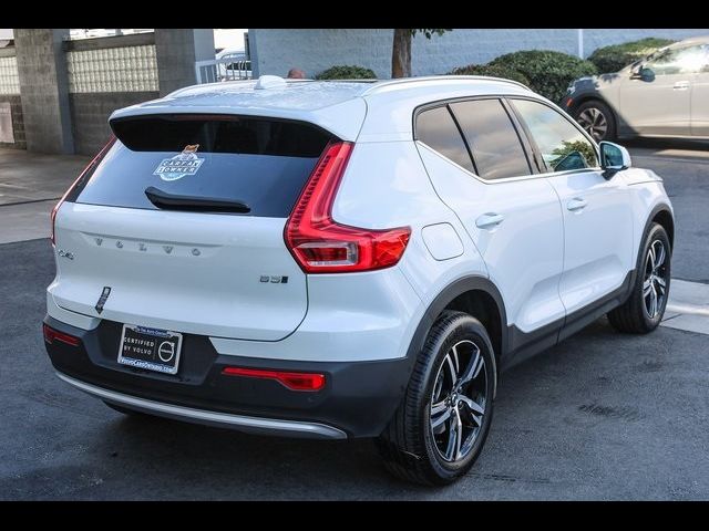 2025 Volvo XC40 Core Bright Theme