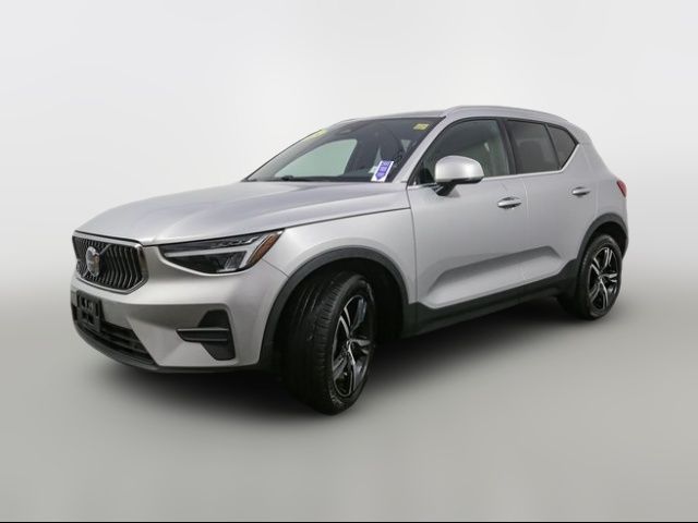 2025 Volvo XC40 Core Bright Theme