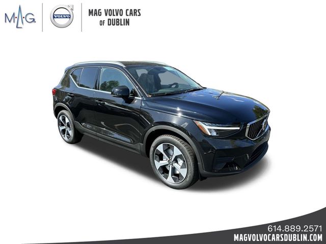 2025 Volvo XC40 Core Bright Theme