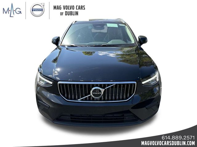 2025 Volvo XC40 Core Bright Theme