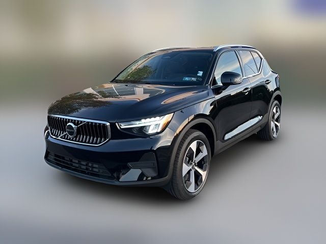 2025 Volvo XC40 Core Bright Theme