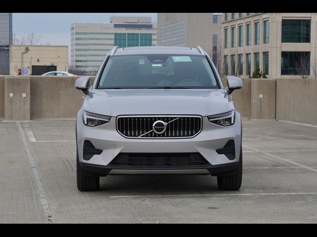 2025 Volvo XC40 Core Bright Theme