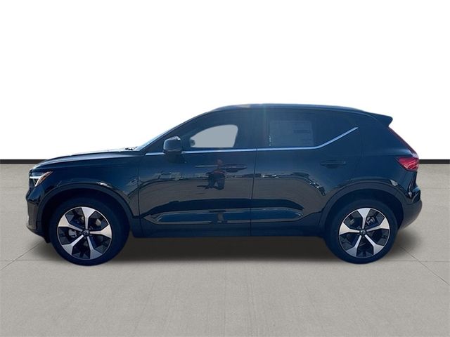 2025 Volvo XC40 Core Bright Theme