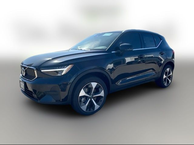 2025 Volvo XC40 Core Bright Theme